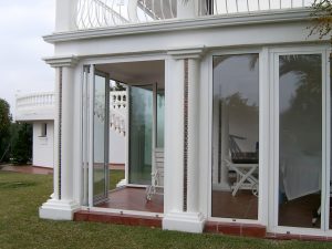 Cristalera movil para salon para casa hogar Almeria Distecalum