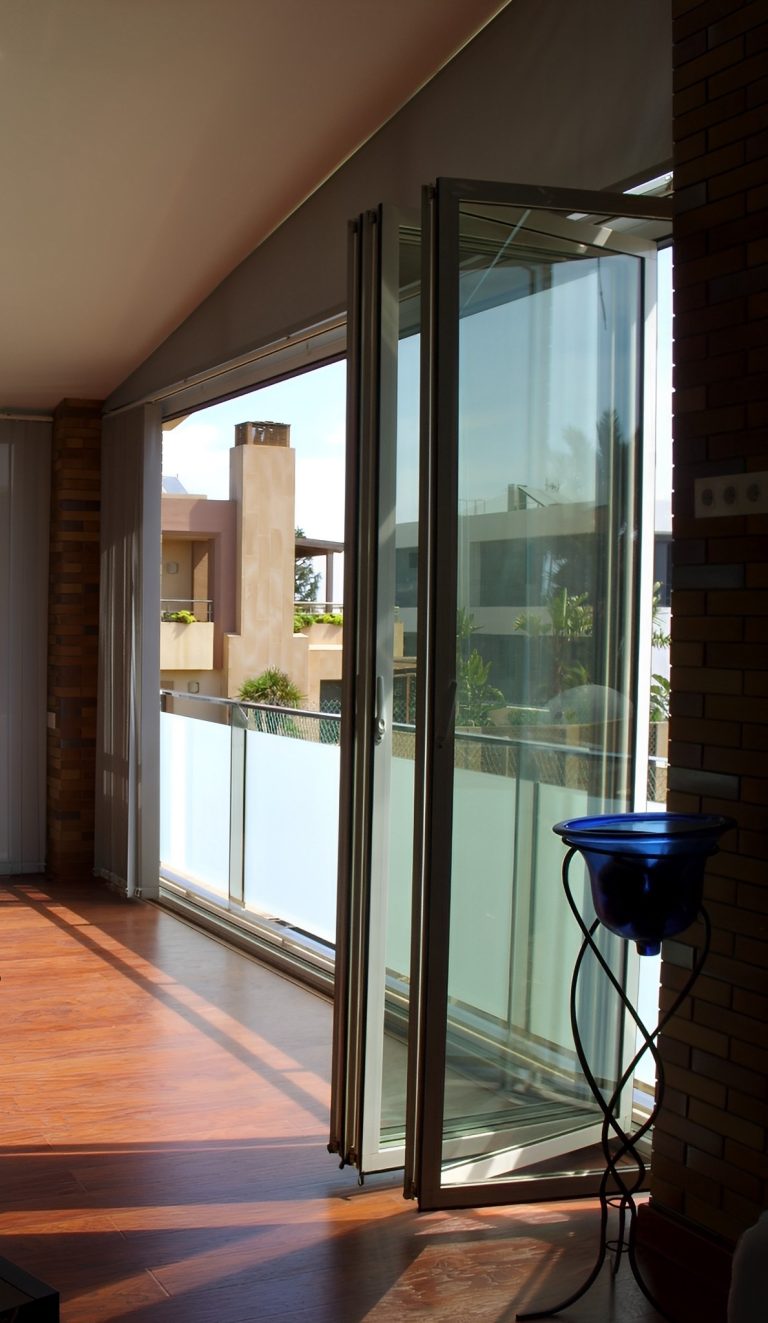Cortina de cristal replegable para salon almeria distecalum