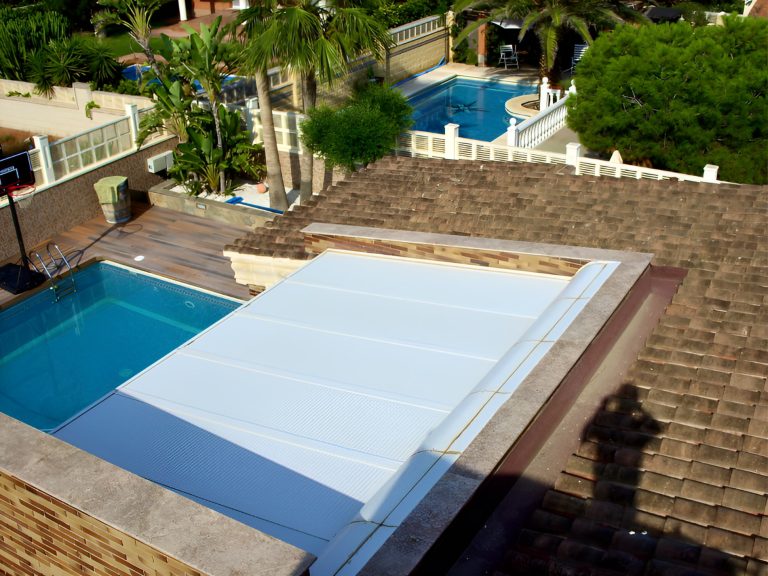 persiana de techo para chalet exterior en almeria